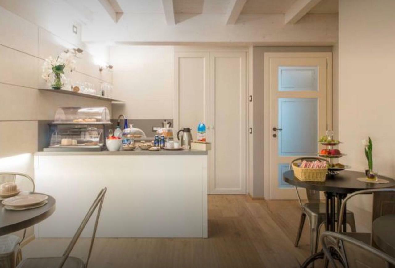 Accademia 21 Bed & Breakfast Mantova Exterior photo